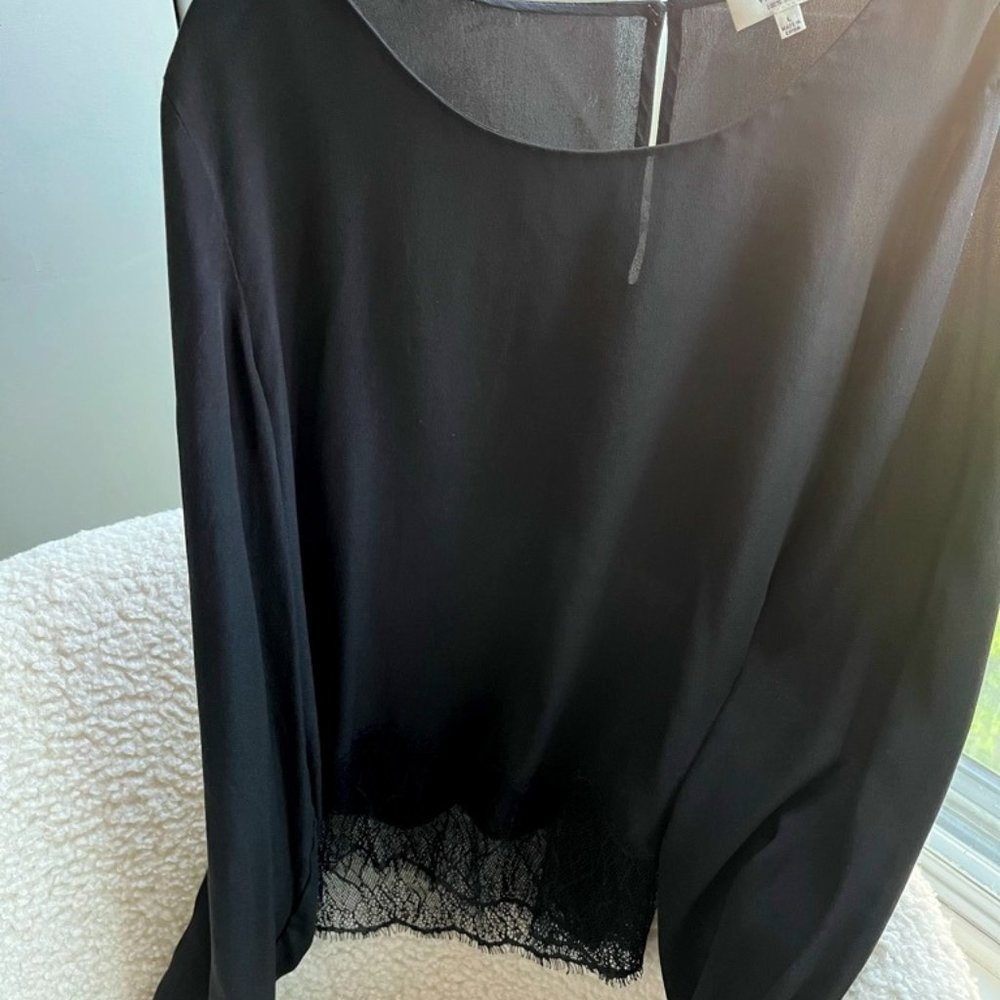 Wilfred black crop top with lace